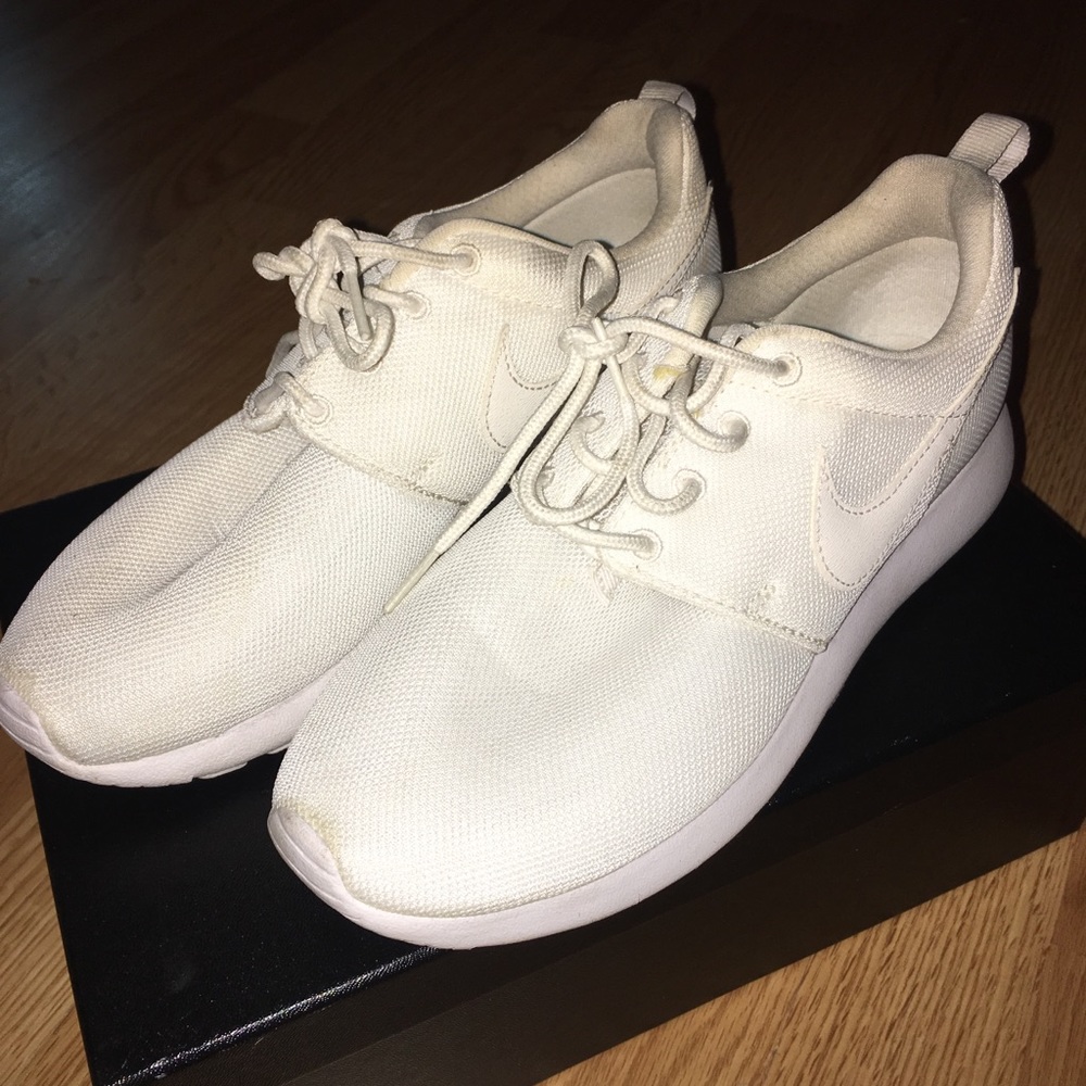 Preowned Nike white sneakers
